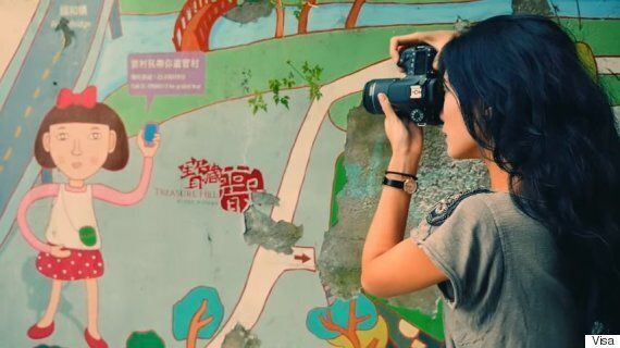 혼자 떠나는 여자에게 당신도 모르게 끌리는 5가지 이유