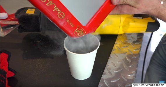 추억의 장난감 ‘엣치 어 스케치'의 속에는 무엇이 있을까?(동영상)