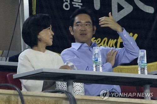 그림 치우는 이재용, '어머니 미술관'에도 손댈까