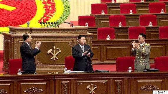 김정은이 '수트'를 입은 데 대한 여러 가지 분석