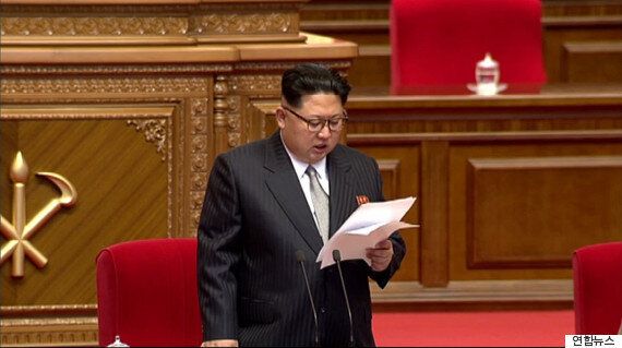 김정은이 '수트'를 입은 데 대한 여러 가지 분석