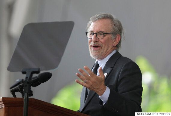 스티븐 스필버그 감독의 '하버드대' 졸업식 연설, 증오에 대한 유일한 대답은 인간성(동영상)