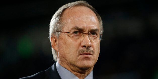 South Korea's head coach Uli Stielike looks on before a friendly soccer match against Paraguay at Cheonan Sports Complex in Cheonan October 10, 2014.   REUTERS/Kim Hong-Ji (SOUTH KOREA - Tags: SPORT SOCCER)