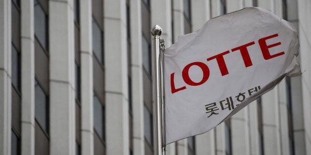 A flag bearing the logo of Lotte Hotel flutters at a Lotte Hotel in Seoul, South Korea, March 25, 2016.  REUTERS/Kim Hong-Ji/File Photo     TPX IMAGES OF THE DAY