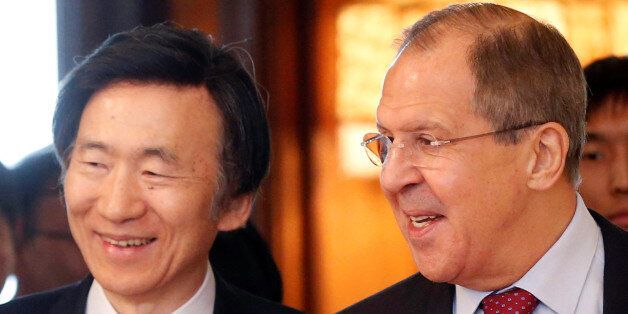 Russian Foreign Minister Sergei Lavrov (R) and his South Korean counterpart Yun Byung-se enter a hall during a meeting in Moscow, Russia, June 13, 2016.  REUTERS/Maxim Zmeyev