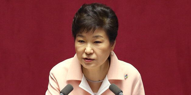 박근혜 대통령이 13일 오전 국회에서 열린 20대 국회 개원식에서 개원 연설을 하고 있다.
