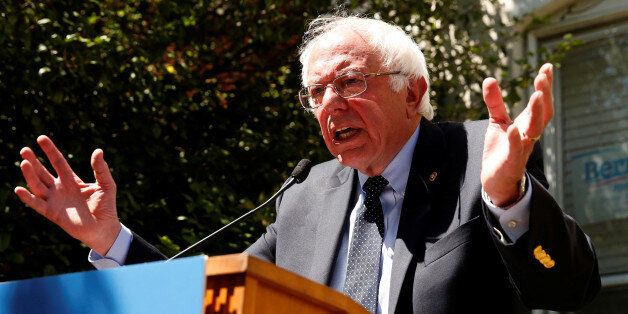 U.S. Democratic presidential candidate Bernie Sanders speaks at his campaign headquarters in Washington June 14, 2016.  REUTERS/Kevin Lamarque