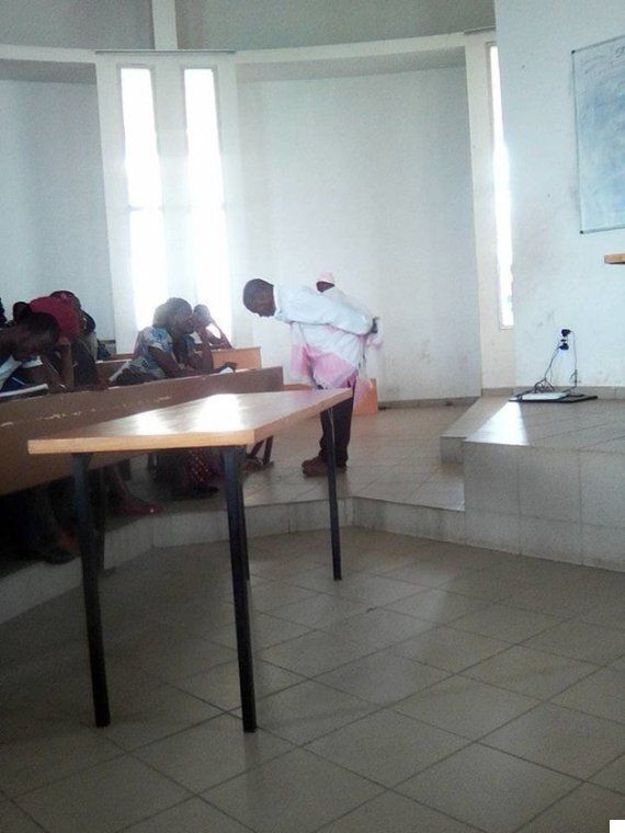 이 교수가 제자의 아기를 업고 강의한 이유(사진 3)