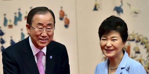 UN Secretary-General Ban Ki-moon (L) shakes hands with South Korean President Park Geun-Hye during a meeting at the presidential Blue House in Seoul May 20, 2015. REUTERS/Jung Yeon-je/Pool