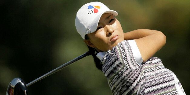 South Korea's Pak Se-ri drives the ball from the second tee at the LPGA Kraft Nabisco Championship golf tournament in Rancho Mirage, California, March 31, 2007. REUTERS/Danny Moloshok (UNITED STATES)