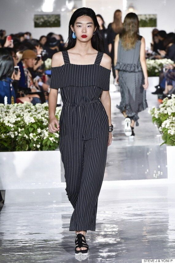 비교적 편하게 입을 수 있는 여름 오프숄더 7(사진)