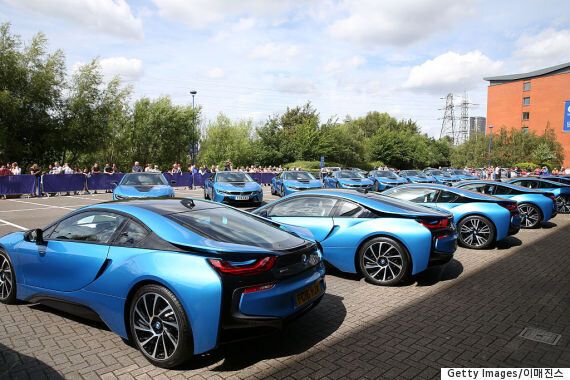 레스터시티의 선수들이 1억5천만 원짜리 차를 한 대씩 선물 받은 이유