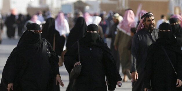 Saudi women arrive to attend Janadriyah Culture Festival on the outskirts of Riyadh, Saudi Arabia February 8, 2016. REUTERS/Faisal Al Nasser