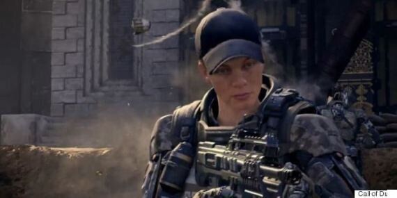 게임에서 '주인공'을 맡은 '여성 캐릭터'는 덜 성적으로 묘사된다