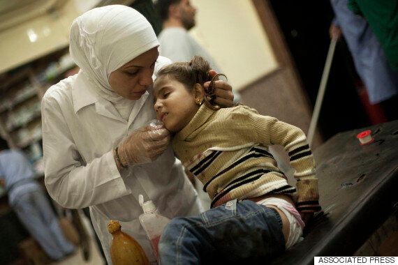 '죽음의 땅' 시리아 알레포에 목숨 걸고 들어가는 사람들이 있다(사진)