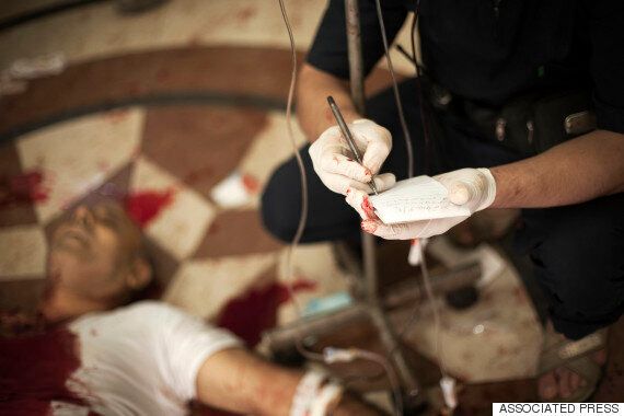 '죽음의 땅' 시리아 알레포에 목숨 걸고 들어가는 사람들이 있다(사진)