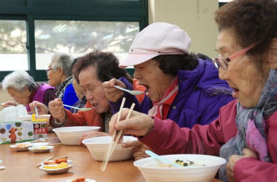 여자가 5년을 더 산다, 왜 그럴까