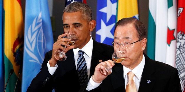 U.S. President Barack Obama and UN Secretary General Ban Ki-moon share a toast at a luncheon during the United Nations General Assembly at United Nations headquarters in New York City, U.S. September 20, 2016.  REUTERS/Lucas Jackson