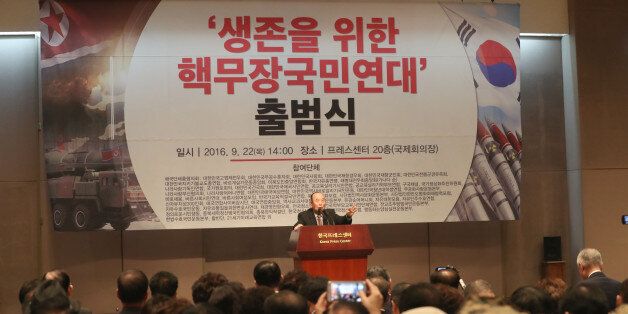 22일 오후 서울 중구 프레스센터에서 '생존을 위한 핵무장 국민연대'출범식이 열려 이상훈 애국단체총협의회 상임의장이 인사말을 하고 있다.