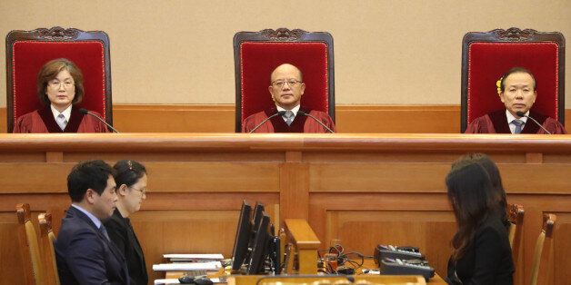 헌재가 '사법시험  폐지' 합헌 결정을 내렸다