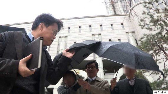 누가 '자백' 상영을 두려워하나?