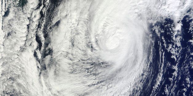 2010년 당시 일본 류쿠섬에 다다른 태풍 차바의 위성 사진