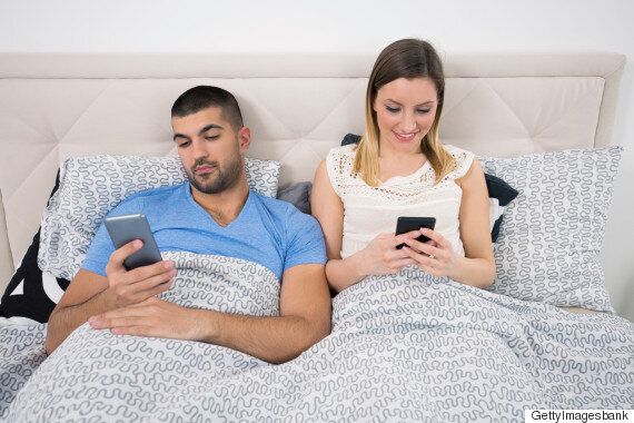 SNS의 발달이 우리의 성생활에 미친 영향은 무엇일까?