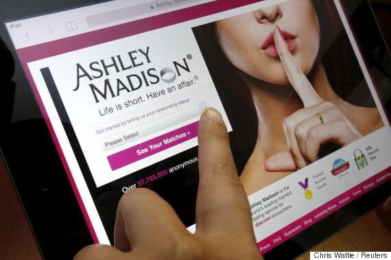 SNS의 발달이 우리의 성생활에 미친 영향은 무엇일까?