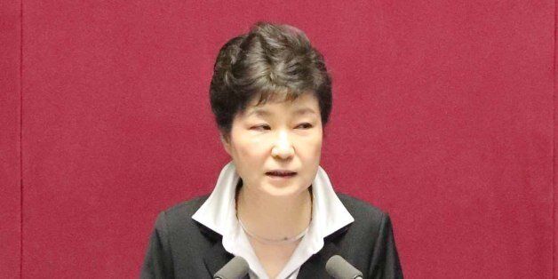 박근혜 대통령이 24일 오전 국회 본회의에서 2017년도 예산안 시정연설을 하고 있다.