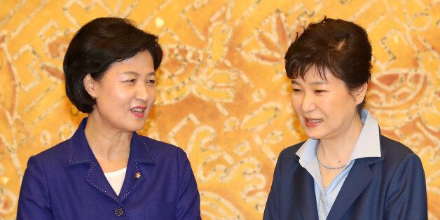 지난 9월 12일 청와대에서 열린 여야 3당 대표 회동 때 추미애 대표와 박근혜 대통령의 모습