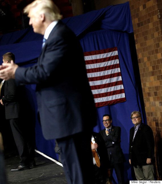 백인 민족주의자 스티븐 배넌이 도널드 트럼프의 지명을 받아 백악관 최고위직에 오르다