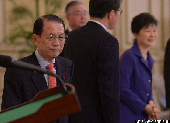 김기춘은 자신을 둘러싼 '최순실 의혹'을 8가지로 반박했다