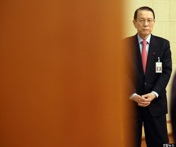 김기춘은 자신을 둘러싼 '최순실 의혹'을 8가지로 반박했다