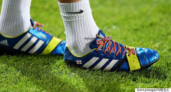 LGBT 축구 선수와 팬들을 모두가 존중할 때까지 우리는 캠페인을 멈추지 않을 것이다