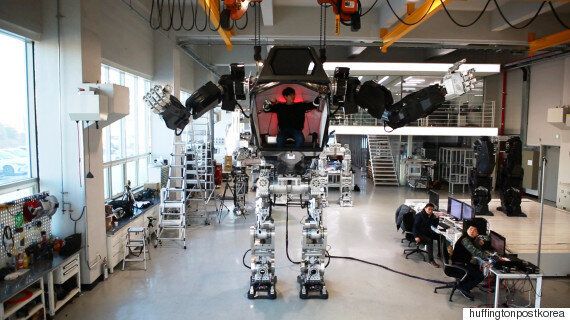 4m짜리 거대 로봇은 누가 왜 만들었나?(영상)