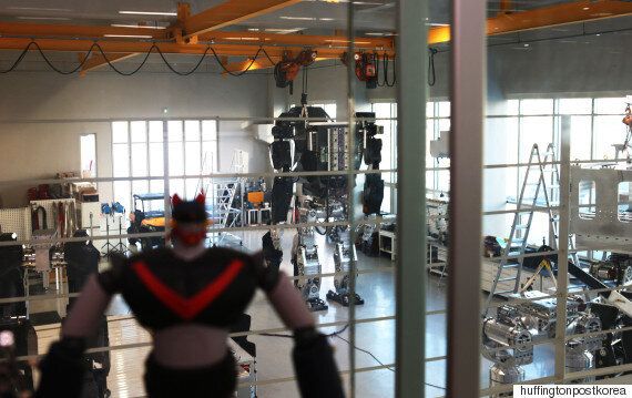 4m짜리 거대 로봇은 누가 왜 만들었나?(영상)