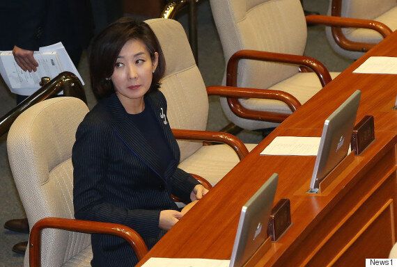 나경원은 반기문의 불출마 사실을 이미 눈치챘을지도 모른다. 그리고 이제 '황통령'을 노리고 있다