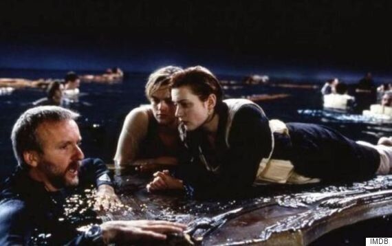 제임스 카메론이 '타이타닉'의 잭이 죽지 않을 수 있었다는 가설에 직접 답했다