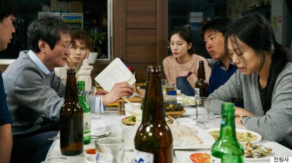 ‘밤의 해변에서 혼자'에 대한 해외매체의 평가에서 볼 수 있는 홍상수의 입장