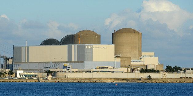 국내 최초 원전 '고리 1호기' 해체 작업이 시작된다. 15년동안 1조원이 투입될 예정이다.