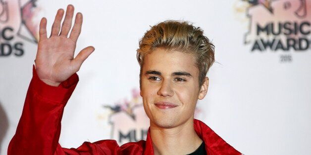 Canadian singer Justin Bieber arrives for the NRJ Music Awards ceremony at the Festival Palace in Cannes, France, November 7, 2015.  REUTERS/Eric Gaillard