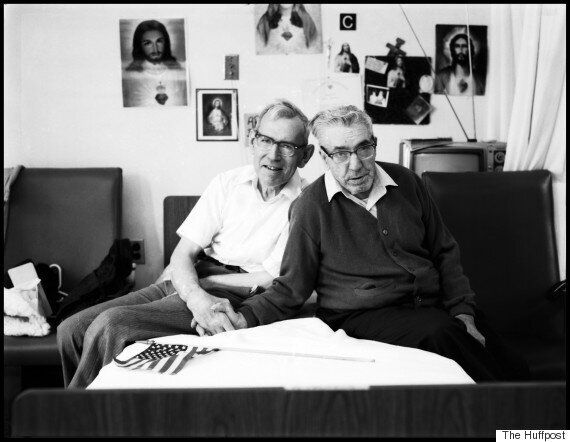 함께 있어도 외롭다 : 게이들의 새 전염병, 외로움