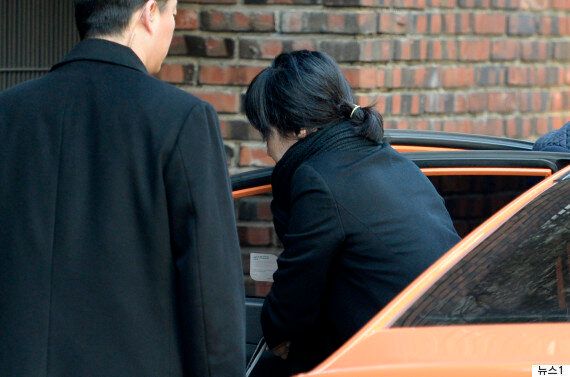 박근혜 자택으로 '안봉근' 명의 휴대폰 요금 고지서가 배달됐다