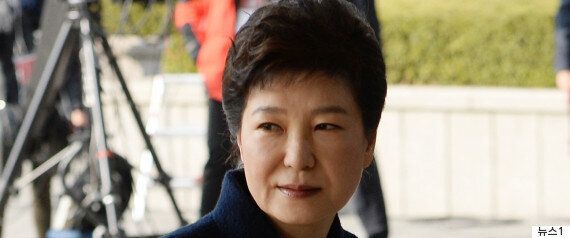 국정농단 '핵심피의자' 박근혜 전 대통령 검찰에 출석하며 송구스럽다고 말했다