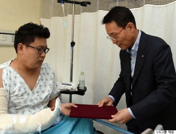 낙성대역에서 여성 폭행하는 노숙자에게 이 남자가 보인 반응