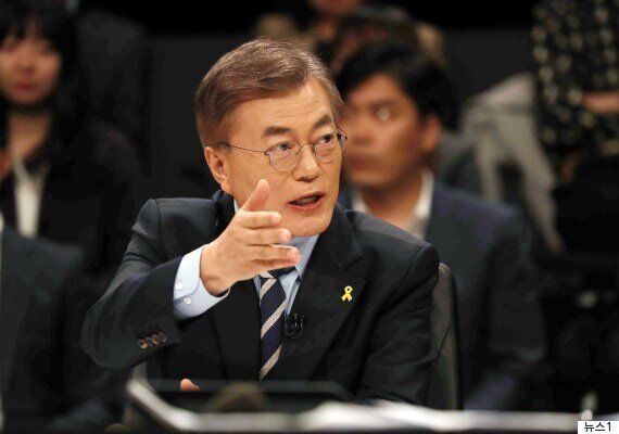 정의당이 '동성애 차별 반대하지만 동성결혼 찬성 안 한다'는 문재인의 말을 완벽하게 반박했다