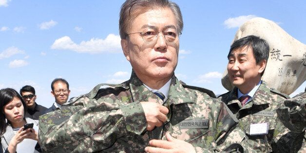 문재인 후보의 '군 동성애' 입장이 안타까운 이유