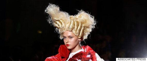 셀러브리티들이 '멧 갈라 2017'서 레이 가와쿠보에게 찬사를 보내다