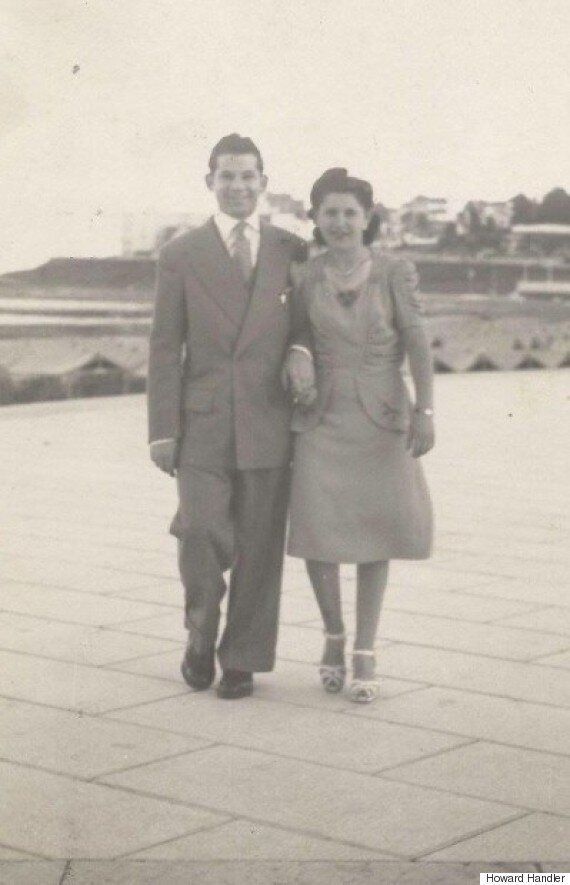 손잡은 채 40분 차이로 세상을 떠난 한 노부부의 사랑 이야기