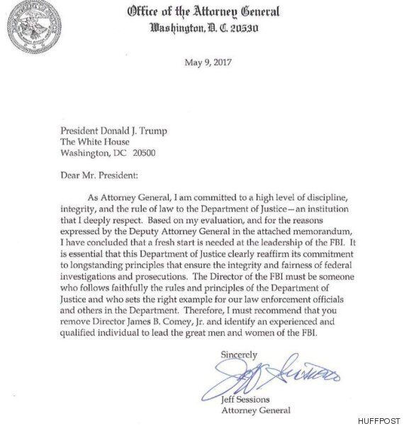 도널드 트럼프 미국 대통령이 제임스 코미 FBI 국장을 전격 해임했다